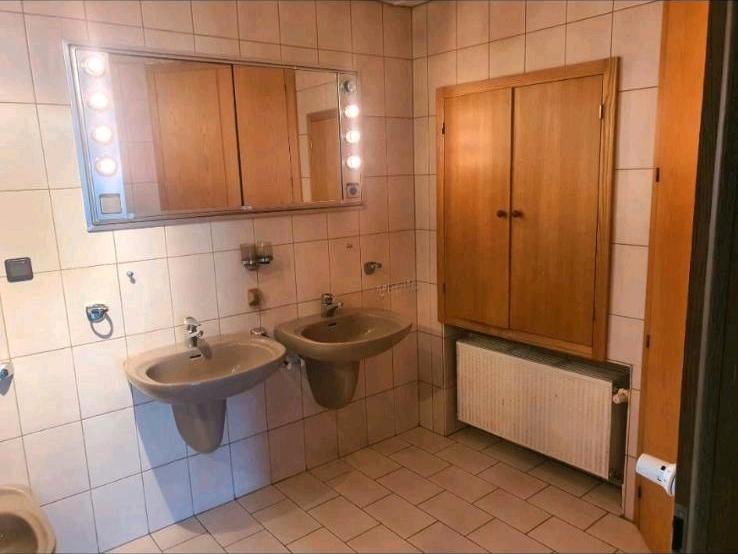 Einfamilienhaus Gries - 10 Zimmer, 200 m&sup2;, 175.000&euro; | Angebot:26221666