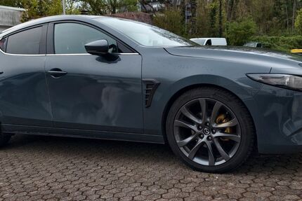 Mazda 3 64.000 km 18.000 &euro; Saarbrücken 66121