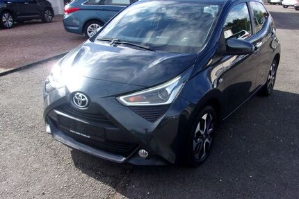 Toyota Aygo (X) 83.900 km 8.990 &euro; Bruchmühlbach 66892