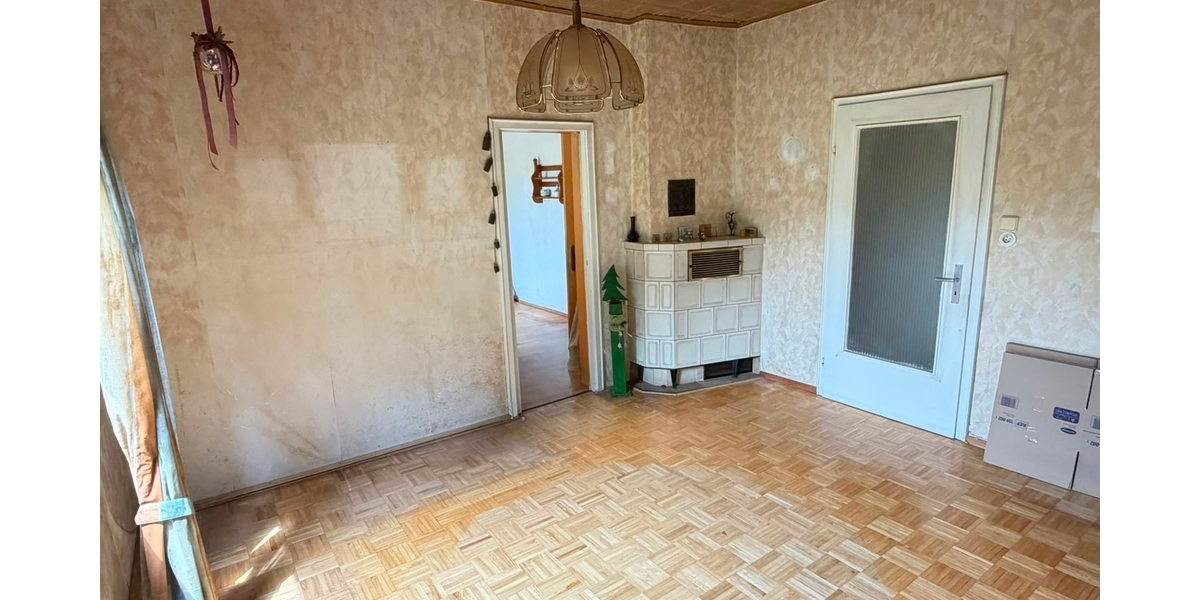 Potenzialstarkes Sanierungsobjekt: Freistehendes Ein- oder Zweifamilienhaus in Waldfischbach - Zweifamilienhaus Waldfischbach-Burgalben Rheinland-Pfalz | Angebot:27178787