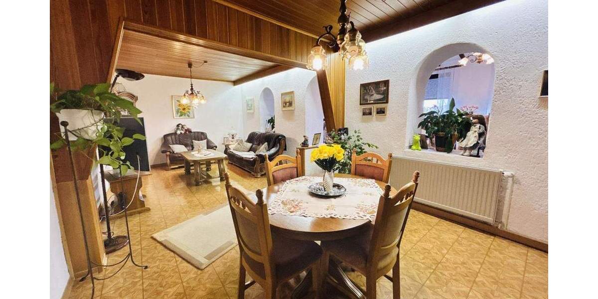 Einfamilienhaus Saarbrücken Dudweiler - 6 Zimmer, 115 m&sup2;, 125.000&euro; | Angebot:25801874