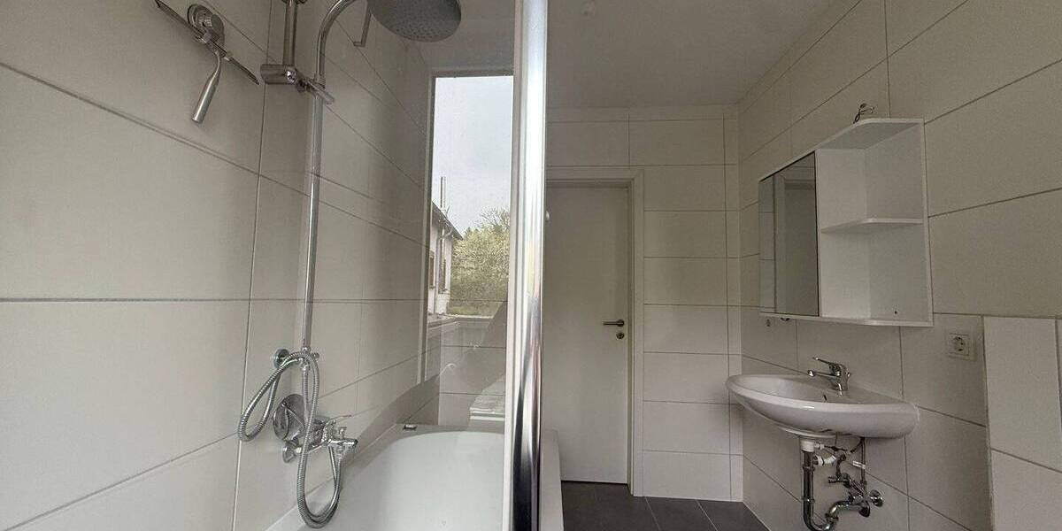 Modern sanierte 2-ZKB mit Einbauküche in Ottweiler - sofort bezugsfrei - Etagenwohnung Ottweiler | Angebot:26164331