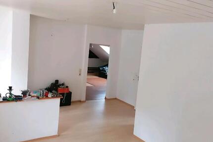 Wohnung Saarbrücken West - 2 Zimmer, 76 m&sup2;, 500&euro; | Angebot:25179672