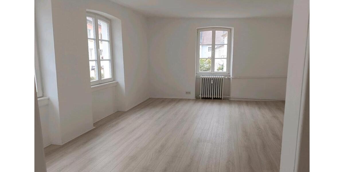 Einfamilienhaus Blieskastel - 6 Zimmer, 140 m&sup2;, 1.500&euro; | Angebot:25852795