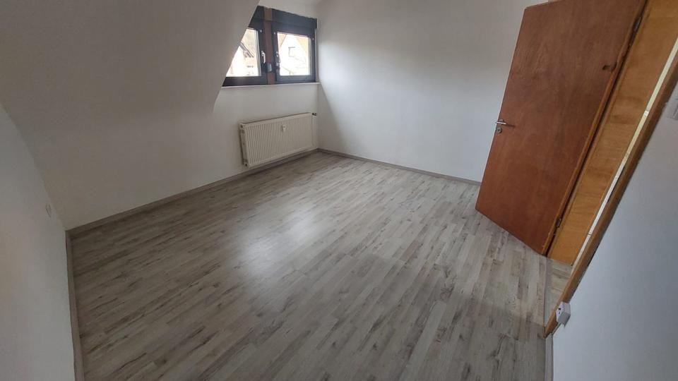 Dachgeschoßwohnung Homburg - 2 Zimmer, 55 m&sup2;, 500&euro; | Angebot:25572200