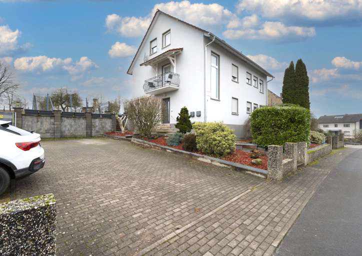 Etagenwohnung Reichenbach-Steegen Steegen - 3 Zimmer, 80 m&sup2;, 1.250&euro; | Angebot:24847147