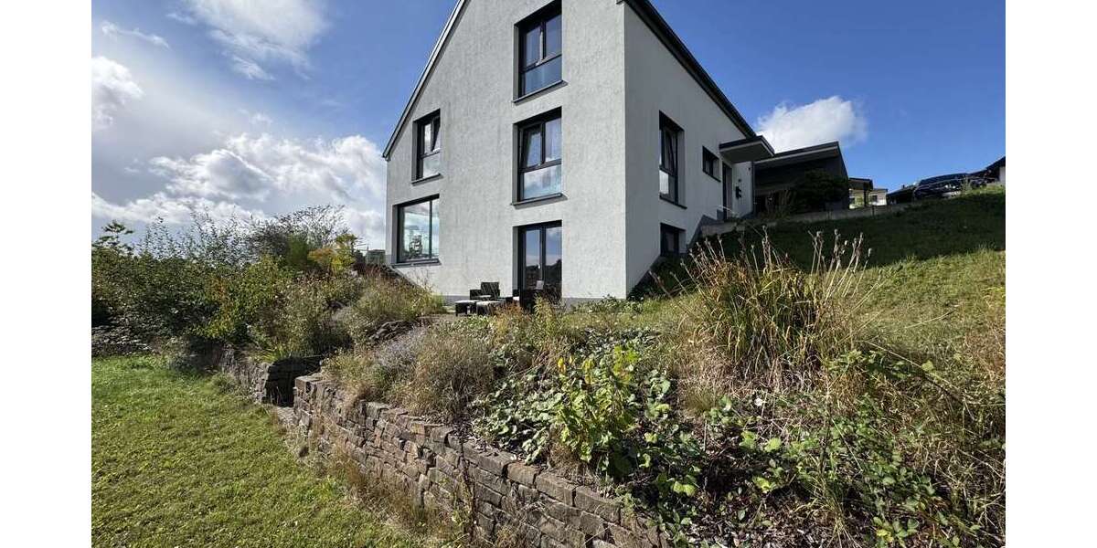 Einfamilienhaus Altenkirchen - 7 Zimmer, 230 m&sup2;, 2.800&euro; | Angebot:26997700