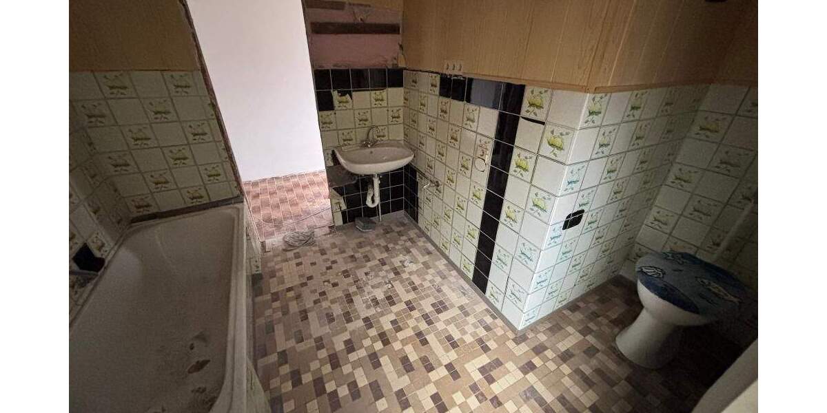 Mehrfamilienhaus, Wohnhaus Pirmasens Erlenbrunn - 4 Zimmer, 100 m&sup2;, 115.000&euro; | Angebot:25745678