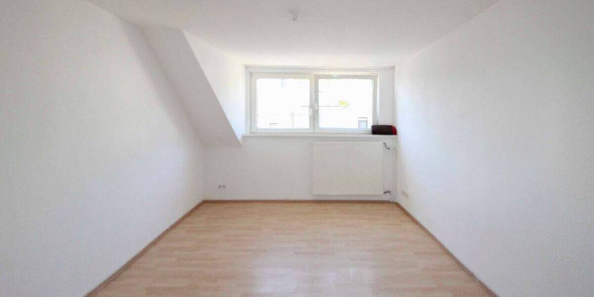 Einfamilienhaus Saarbrücken Burbach - 7 Zimmer, 148 m&sup2;, 230.000&euro; | Angebot:26920563