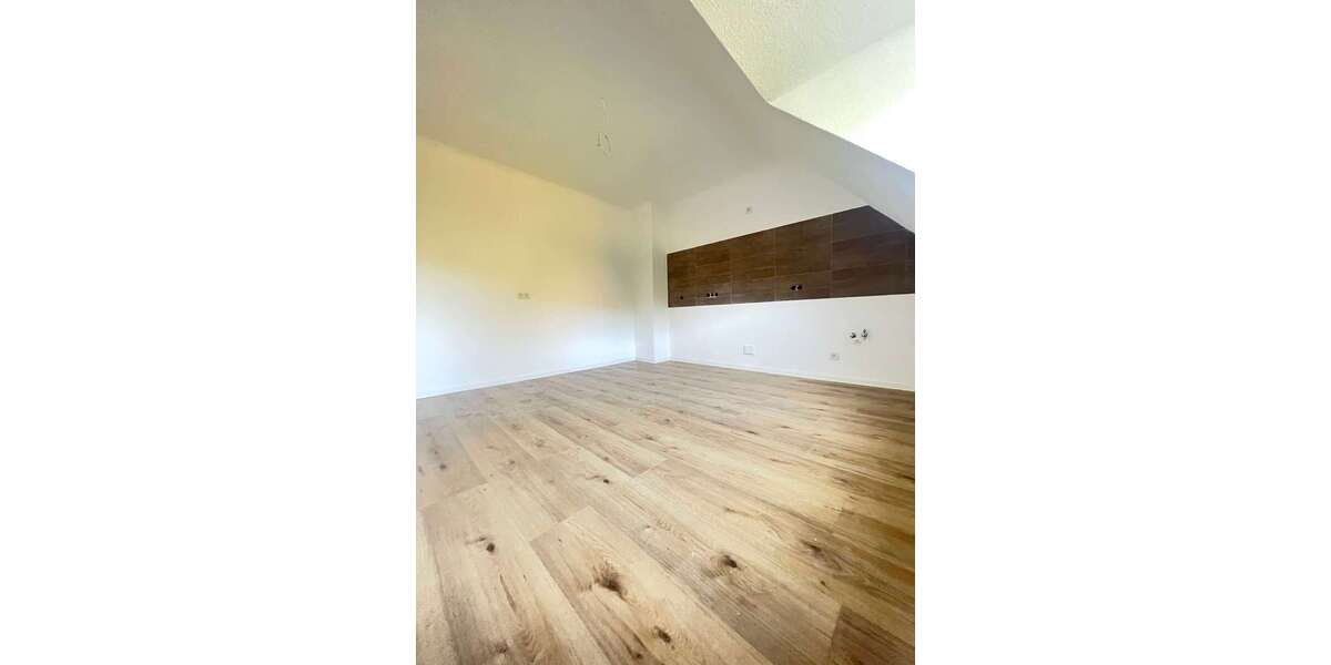 Sanierte und gepflegte 3ZKB Dachgeschosswohnung in St. Ingbert-Rentrisch - Dachgeschoßwohnung Sankt Ingbert | Angebot:27312578