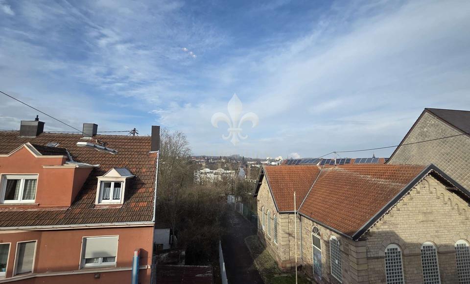 Etagenwohnung Saarbrücken Dudweiler - 5 Zimmer, 227 m&sup2;, 1.300&euro; | Angebot:25054278