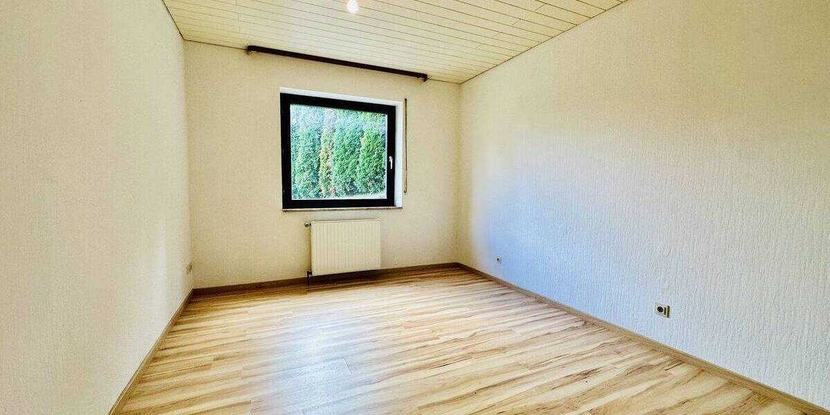 Mehrfamilienhaus, Wohnhaus Illingen - 9 Zimmer, 373 m&sup2;, 459.000&euro; | Angebot:25686397