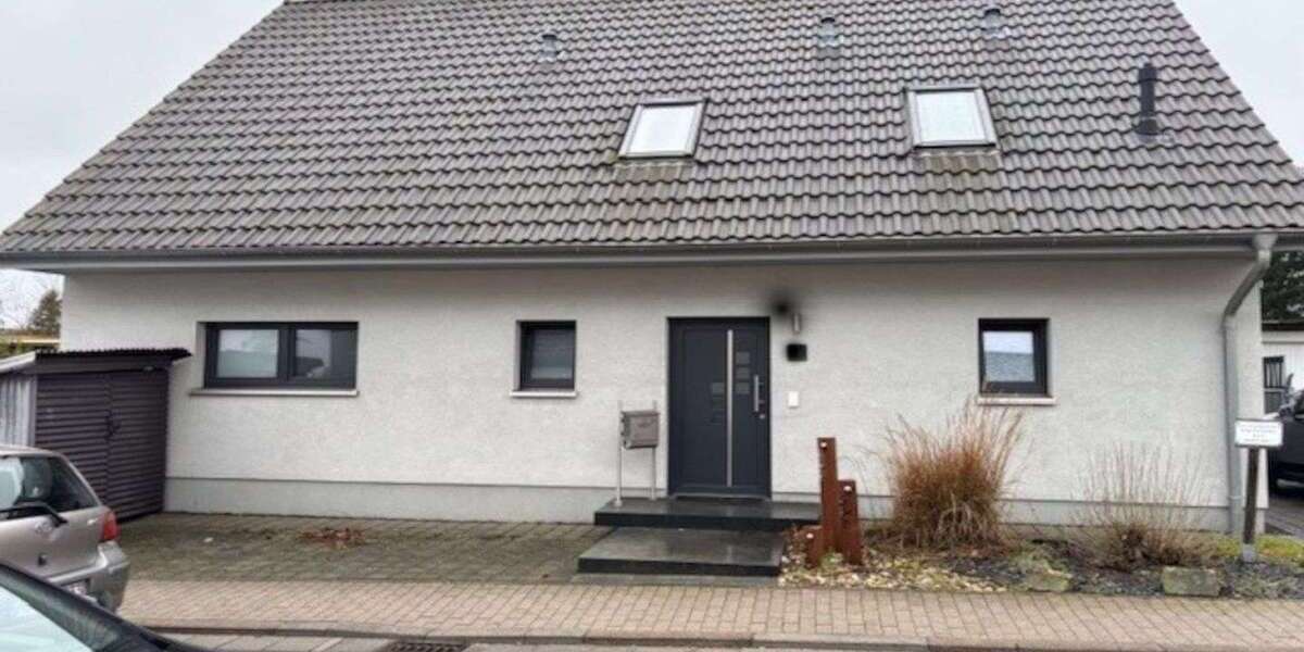 Einfamilienhaus Bexbach - 6 Zimmer, 180 m&sup2;, 530.000&euro; | Angebot:25716000