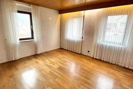 Haus Zweibrücken - 8 Zimmer, 151 m&sup2;, 115.000&euro; | Angebot:23935933