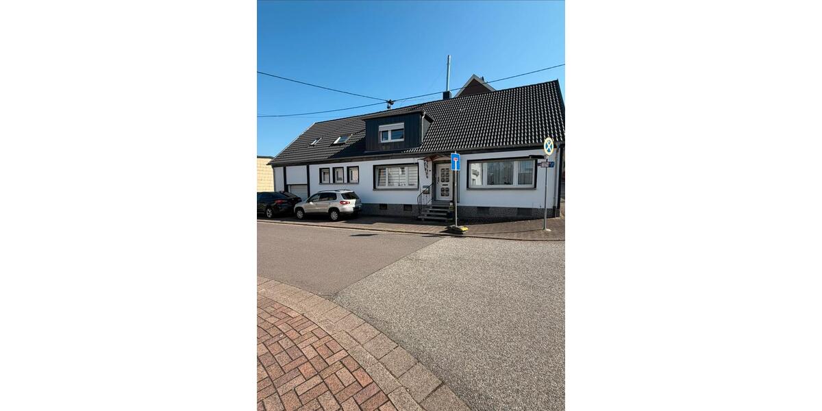 Dachgeschoßwohnung Bexbach - 4 Zimmer, 120 m&sup2;, 800&euro; | Angebot:25408160