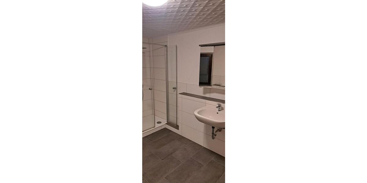 Etagenwohnung Hermersberg - 6 Zimmer, 140 m&sup2;, 830&euro; | Angebot:25872307