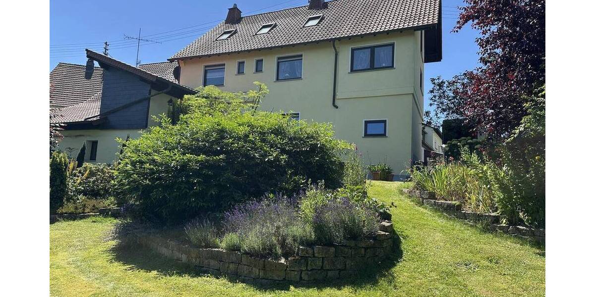 Einfamilienhaus Berschweiler bei Baumholder - 7 Zimmer, 239 m&sup2;, 290.000&euro; | Angebot:25739299