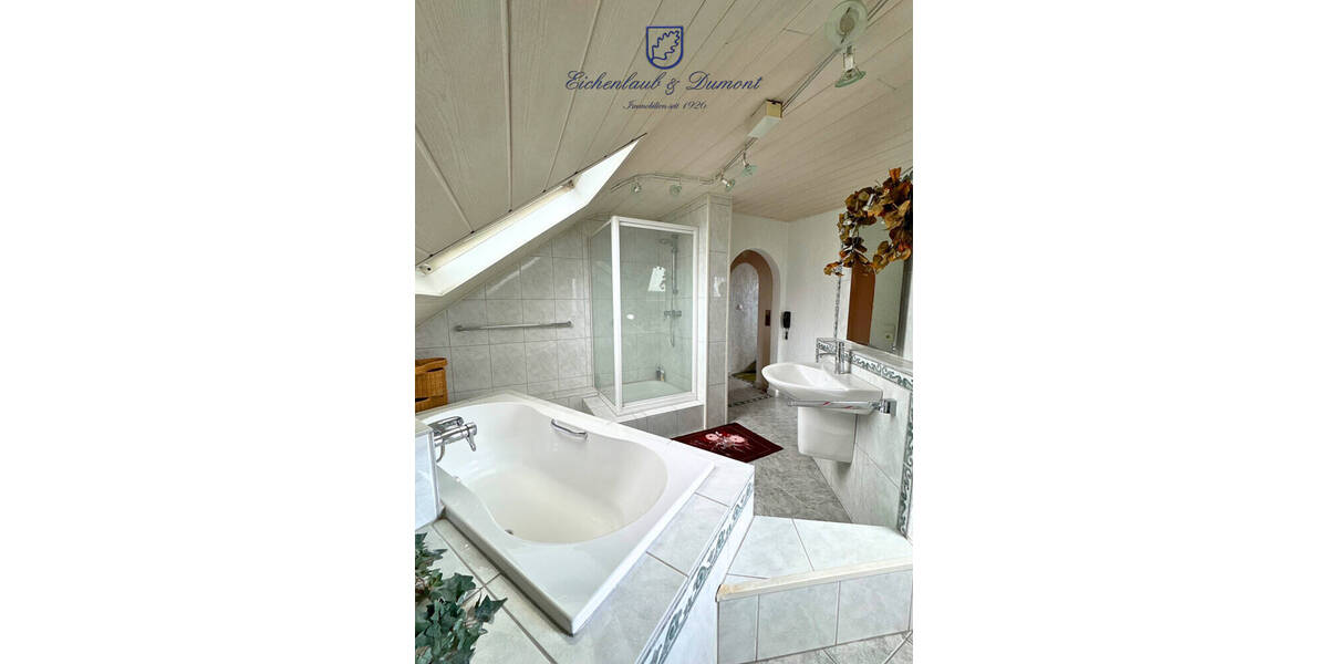 Mehrfamilienhaus, Wohnhaus Saarbrücken / Brebach Brebach-Fechingen - 9 Zimmer, 221 m&sup2;, 469.000&euro; | Angebot:26247471