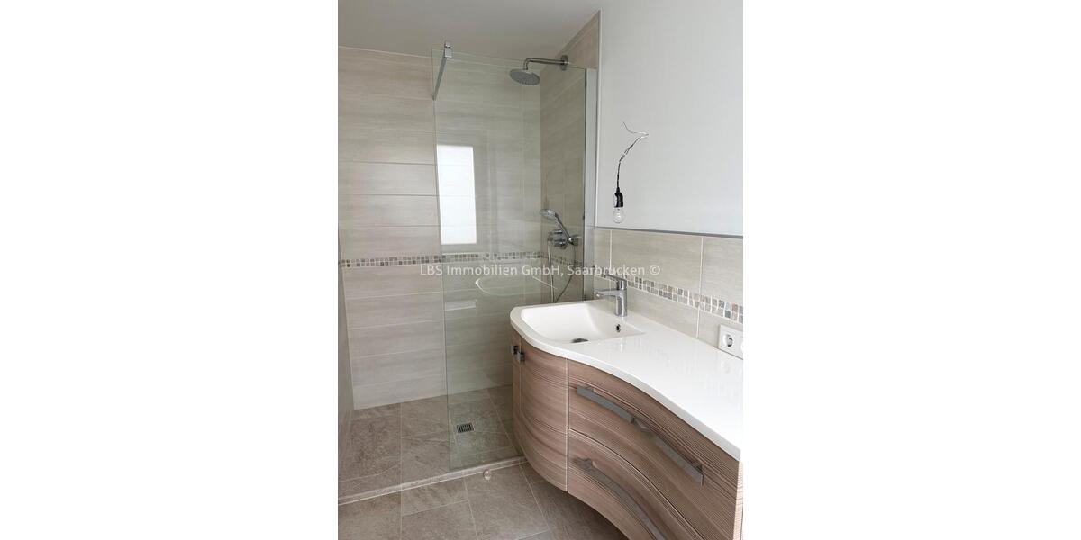 Etagenwohnung Saarbrücken Kieselhumes - 4 Zimmer, 135 m&sup2;, 1.850&euro; | Angebot:25083775