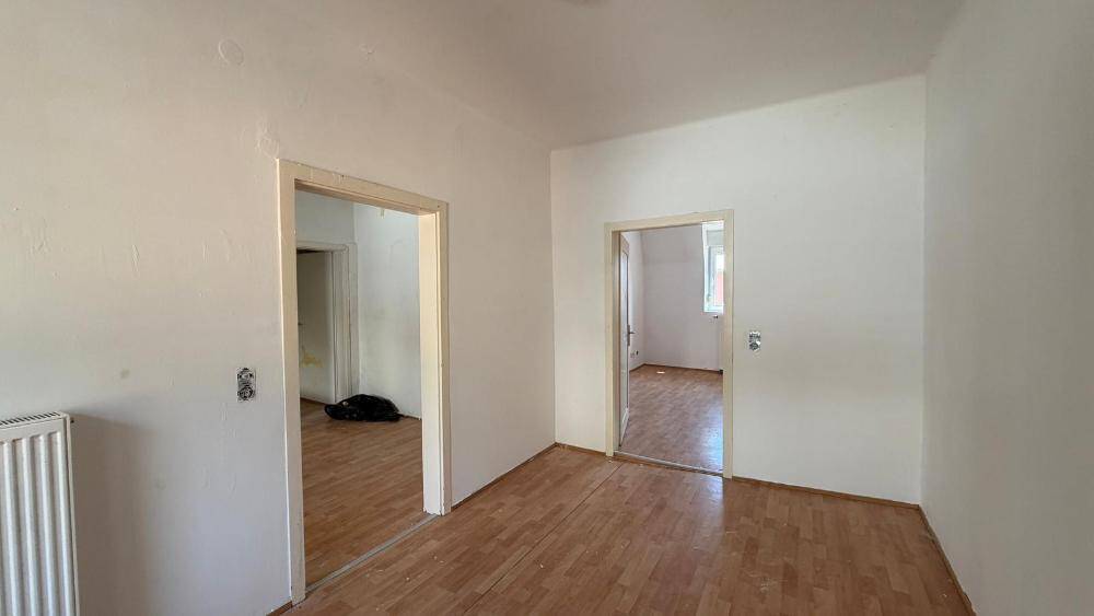 Reihenmittelhaus Pirmasens Innenstadt - 7 Zimmer, 181 m&sup2;, 159.000&euro; | Angebot:26261505