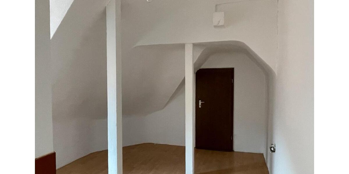 Dachgeschoßwohnung Saarbrücken Malstatt - 3 Zimmer, 66 m&sup2;, 550&euro; | Angebot:26024360