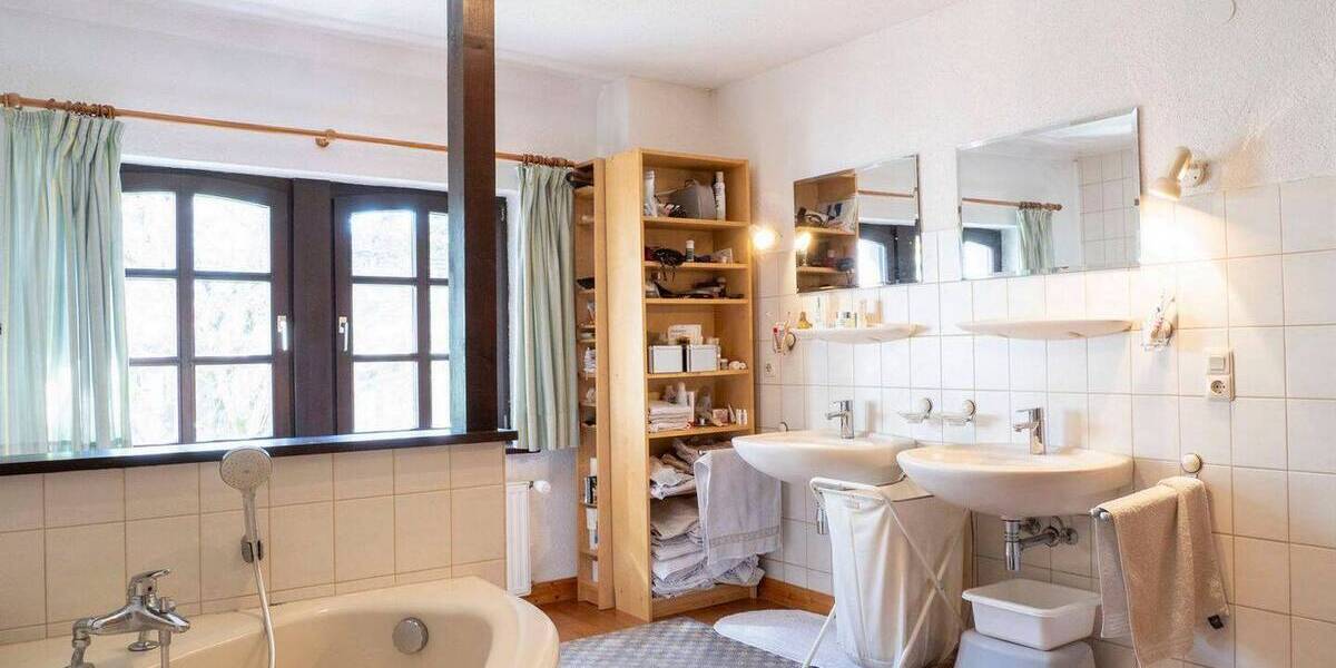 Mehrfamilienhaus, Wohnhaus Blieskastel Breitfurt - 7 Zimmer, 241 m&sup2;, 299.000&euro; | Angebot:25667229