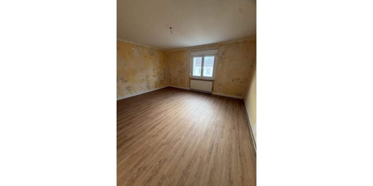 Etagenwohnung Homburg - 3 Zimmer, 89 m&sup2;, 715&euro; | Angebot:25667072