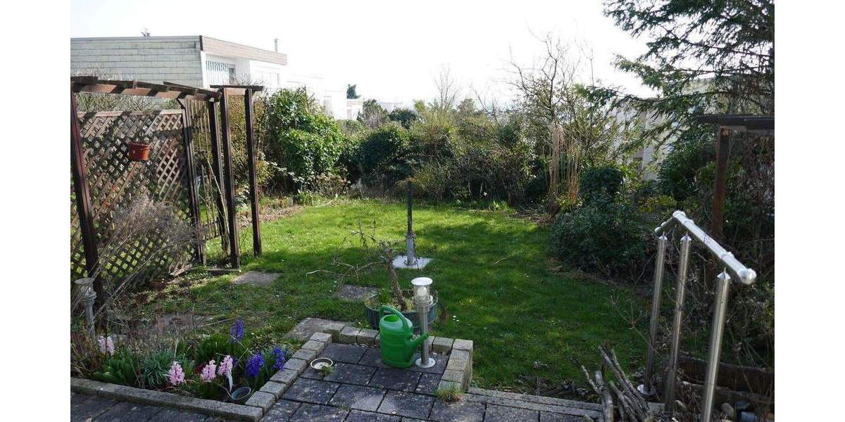 Einfamilienhaus Saarbrücken Eschberg - 5 Zimmer, 140 m&sup2;, 330.000&euro; | Angebot:25818416