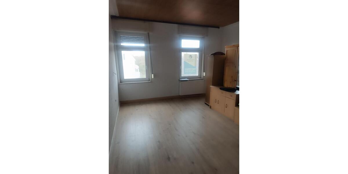 Etagenwohnung Neunkirchen - 4 Zimmer, 100 m&sup2;, 780&euro; | Angebot:25875523