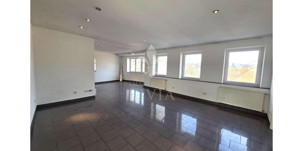 Etagenwohnung Saarbrücken Dudweiler - 5 Zimmer, 227 m&sup2;, 1.300&euro; | Angebot:25054278