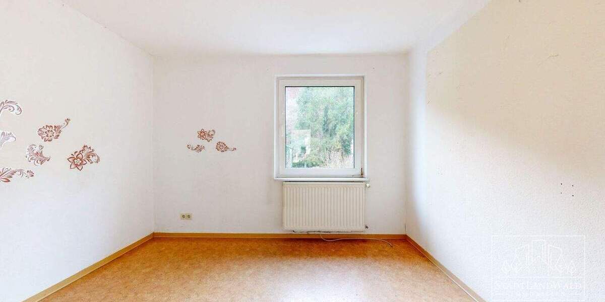 Doppelhaushälfte Pirmasens Niedersimten - 8 Zimmer, 121 m&sup2;, 145.000&euro; | Angebot:25668054
