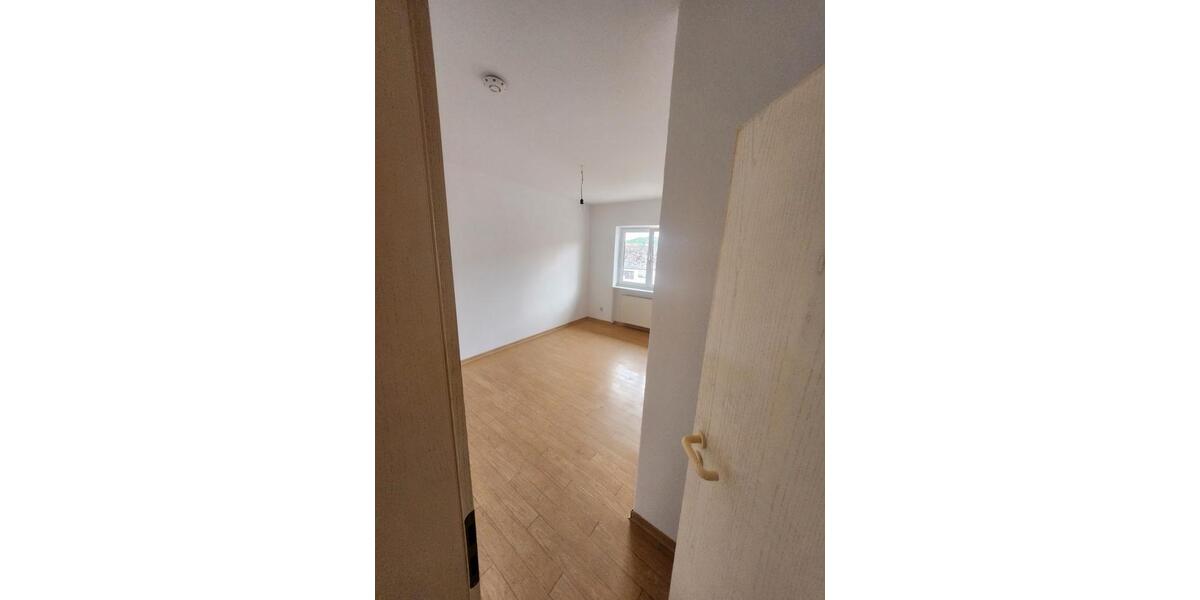 Etagenwohnung Pfeffelbach - 3 Zimmer, 90 m&sup2;, 954&euro; | Angebot:26193306