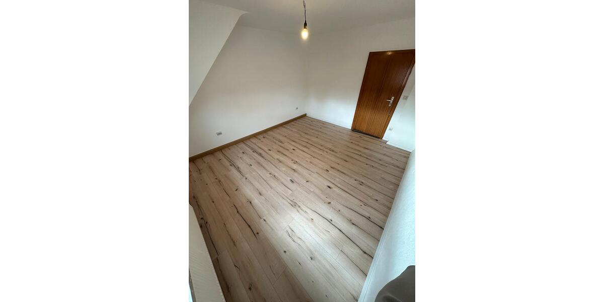 Dachgeschoßwohnung Marpingen - 3 Zimmer, 90 m&sup2;, 730&euro; | Angebot:26021107