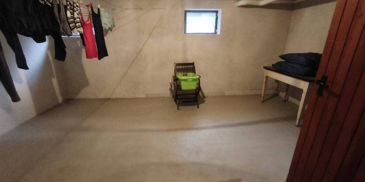 Attraktives Zweifamilienhaus in ruhiger Lage - Mehrfamilienhaus, Wohnhaus Schiffweiler Landsweiler | Angebot:26146960