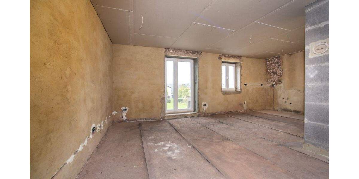 Mehrfamilienhaus, Wohnhaus Illingen / Uchtelfangen Uchtelfangen - 4 Zimmer, 118 m&sup2;, 210.000&euro; | Angebot:25799965