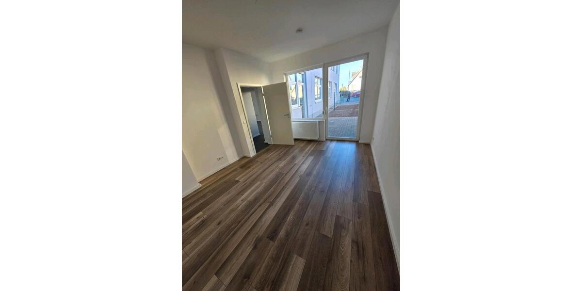 Erdgeschoßwohnung Pirmasens - 3 Zimmer, 100 m&sup2;, 1.200&euro; | Angebot:25104298