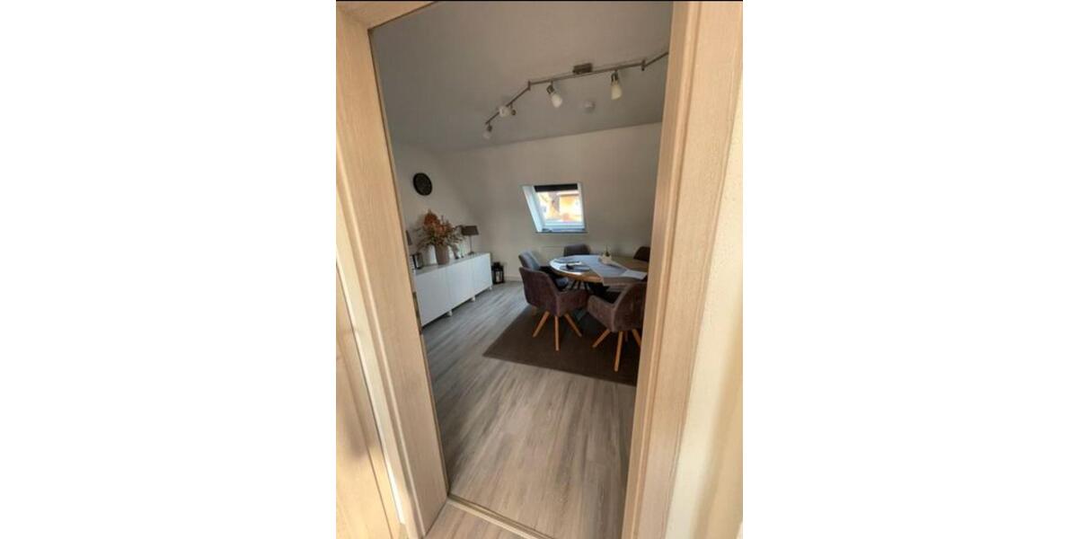 Dachgeschoßwohnung Homburg - 4 Zimmer, 110 m&sup2;, 950&euro; | Angebot:25989372