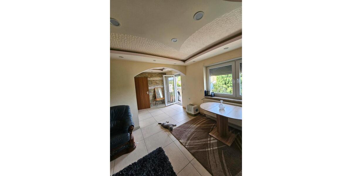 Einfamilienhaus Saarbrücken Dudweiler - 7 Zimmer, 170 m&sup2;, 350.000&euro; | Angebot:23726722