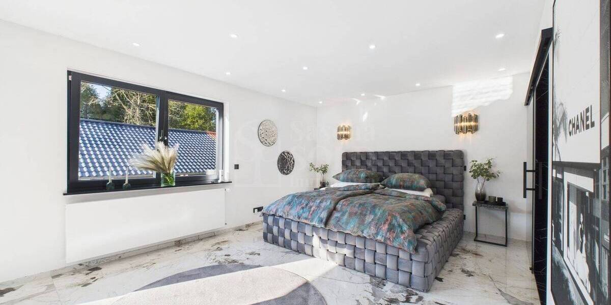 Luxuriöse Liegenschaft in Kirkel - mit Stellplätzen, Doppelgarage & Garten - keine Käuferprovision! - Villa Kirkel Kirkel-Neuhäusel | Angebot:26120749