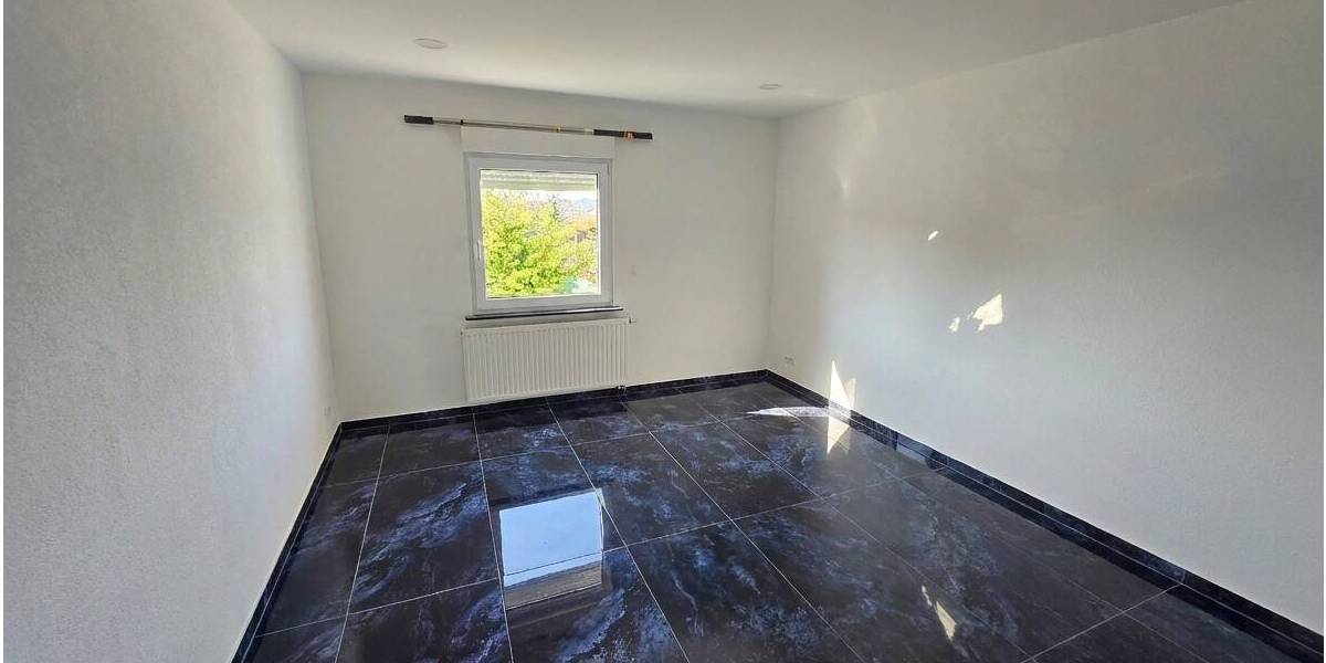 Mehrfamilienhaus, Wohnhaus Schiffweiler - 6 Zimmer, 150 m&sup2;, 274.900&euro; | Angebot:25970169