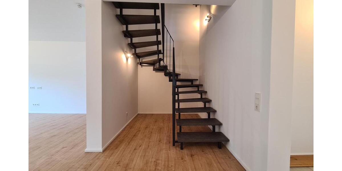 Einziehen und Wohlfühlen - Lichtdurchflutetes Wohnhaus, NB-Erstbezug, in idyllischer Stadtrandlage - Doppelhaushälfte Homburg | Angebot:12496894