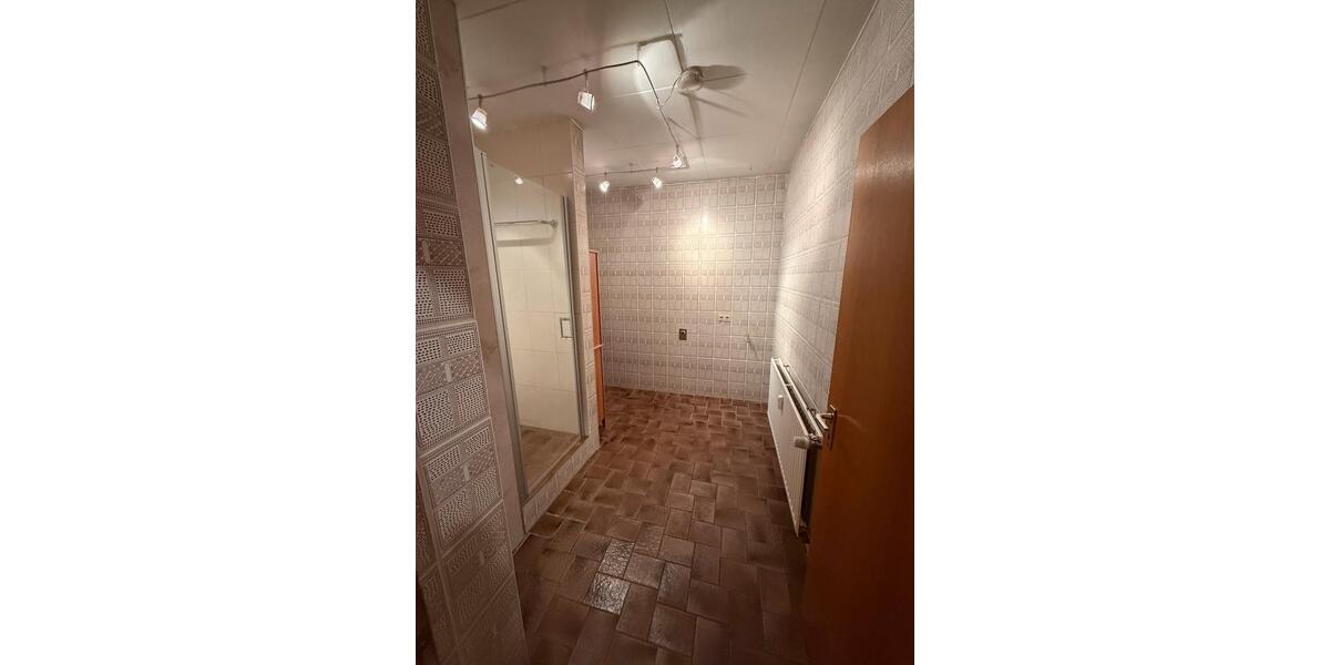 Etagenwohnung Schiffweiler - 2 Zimmer, 100 m&sup2;, 750&euro; | Angebot:25099914