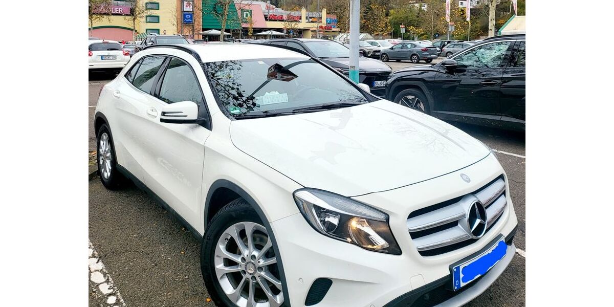 Mercedes-Benz GLA 200 148.000 km 12.500 &euro; Saarbruecken 66115