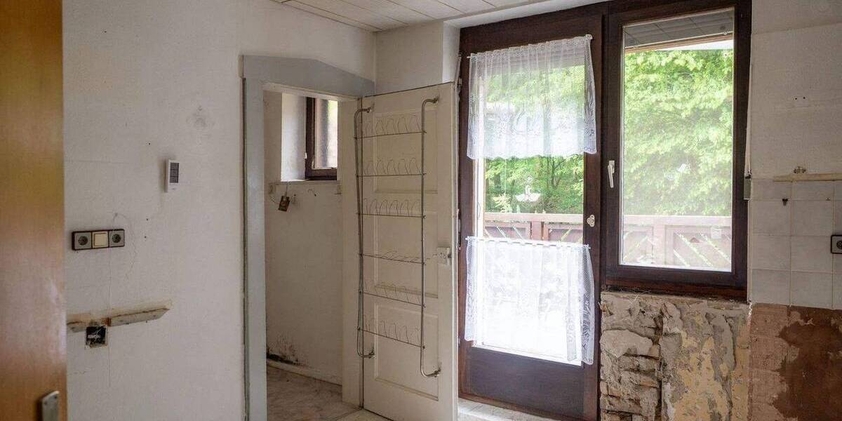 Mehrfamilienhaus, Wohnhaus Saarbrücken Scheidt - 9 Zimmer, 189 m&sup2;, 259.000&euro; | Angebot:26875325