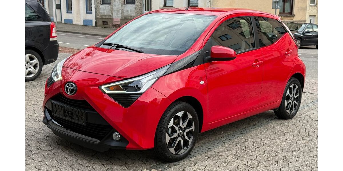 Toyota Aygo (X) 18.400 km 10.900 &euro; Saarbrücken - Burbach 66115