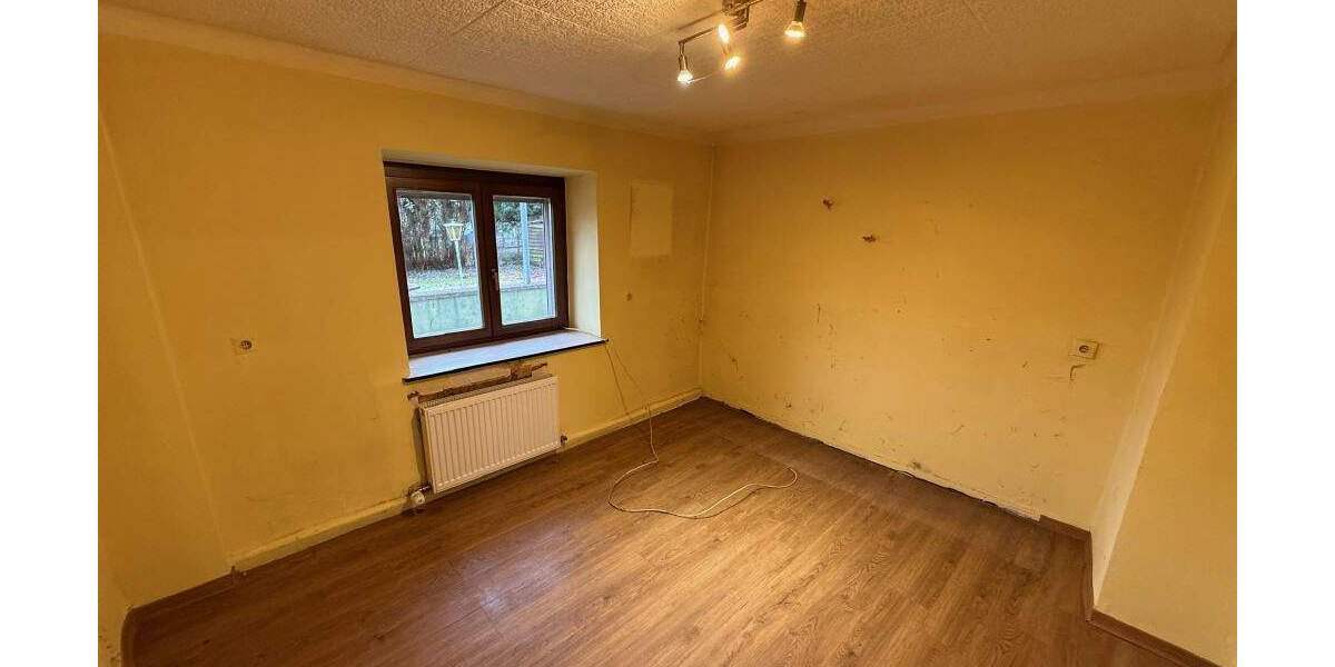 Einfamilienhaus Quierschied Göttelborn - 7 Zimmer, 123 m&sup2;, 99.000&euro; | Angebot:25695588