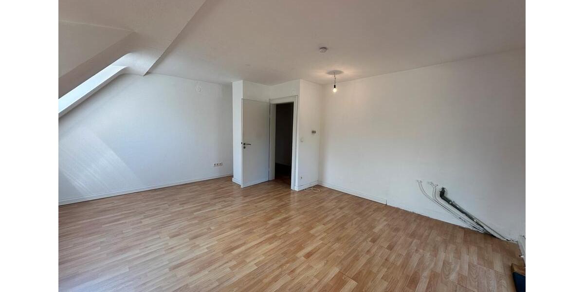Dachgeschoßwohnung Saarbrücken Malstatt - 2 Zimmer, 71 m&sup2;, 695&euro; | Angebot:25174970
