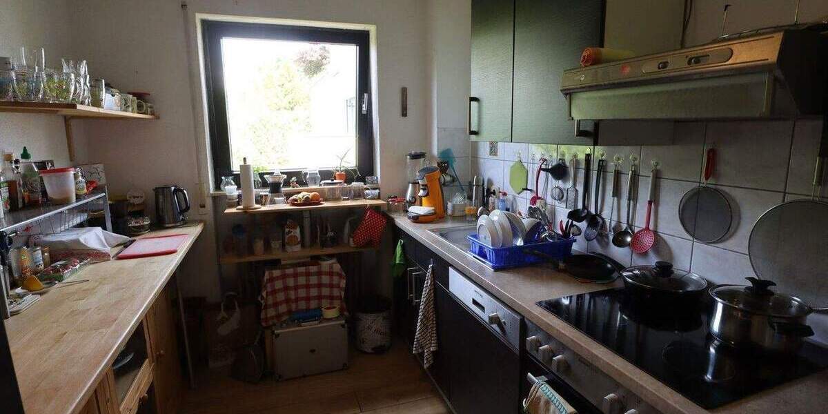 Etagenwohnung Saarbrücken Schafbrücke - 4 Zimmer, 95 m&sup2;, 229.000&euro; | Angebot:25905876