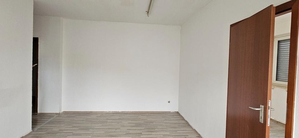 Etagenwohnung Neunkirchen Heinitz - 3 Zimmer, 92 m&sup2;, 650&euro; | Angebot:25883541