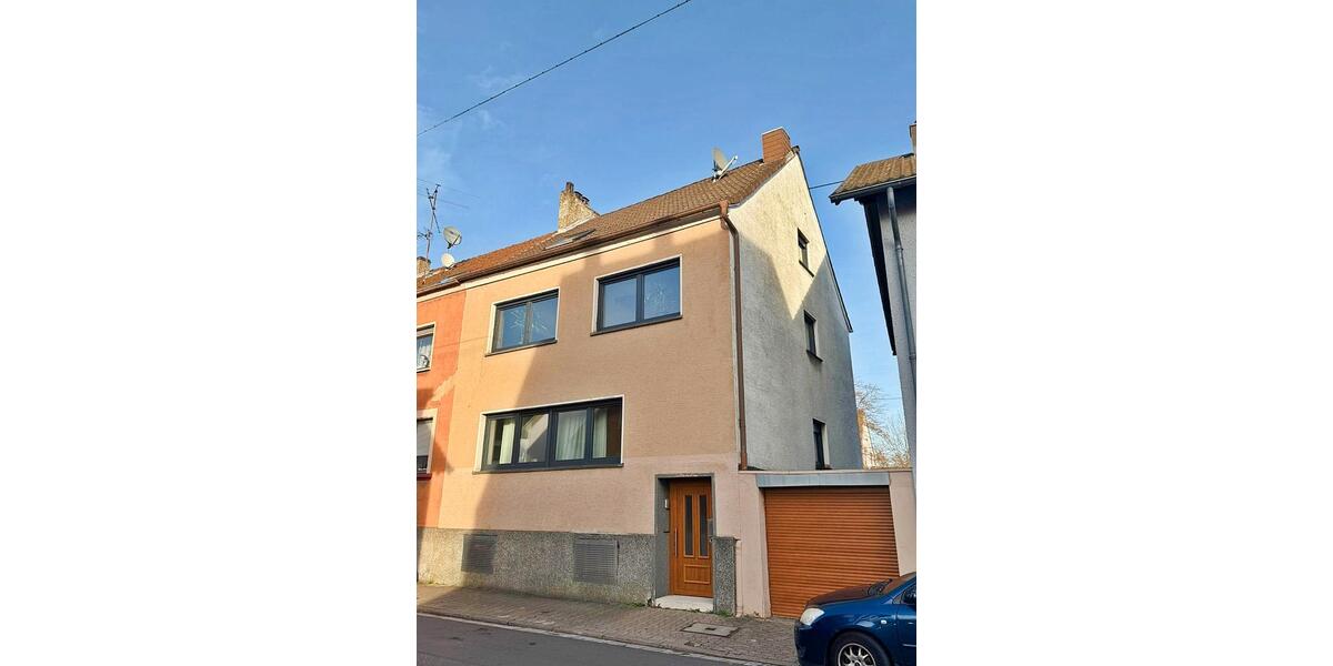 Reihenhaus Saarbrücken St. Arnual - 8 Zimmer, 170 m&sup2;, 290.000&euro; | Angebot:26114552